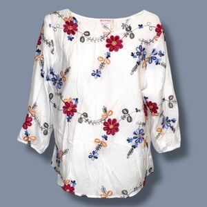 Ana & Rose Size Medium White Boho 3/4 Sleeve Floral Embroidered Polyester Blouse